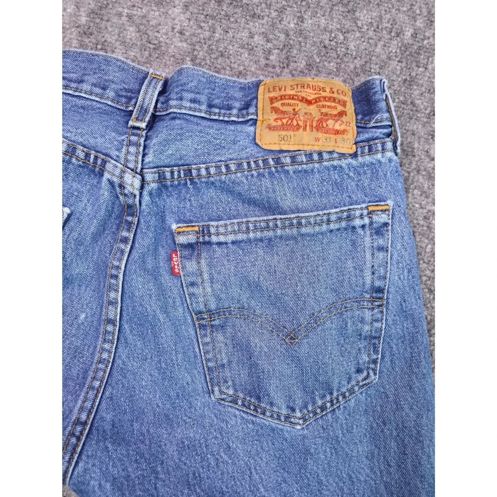 Levi's 501 Original Fit Jeans Mens 31x30 Blue Medium Wash Straight Leg Denim